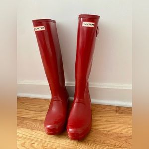 Red, Tall Hunter Rain Boots. Size 8.